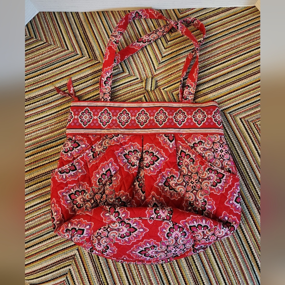 Vera Bradley Morgan style small Tote in Frankly Scarlet pattern